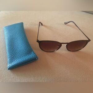 Foster Grant brand new sunglasses and case